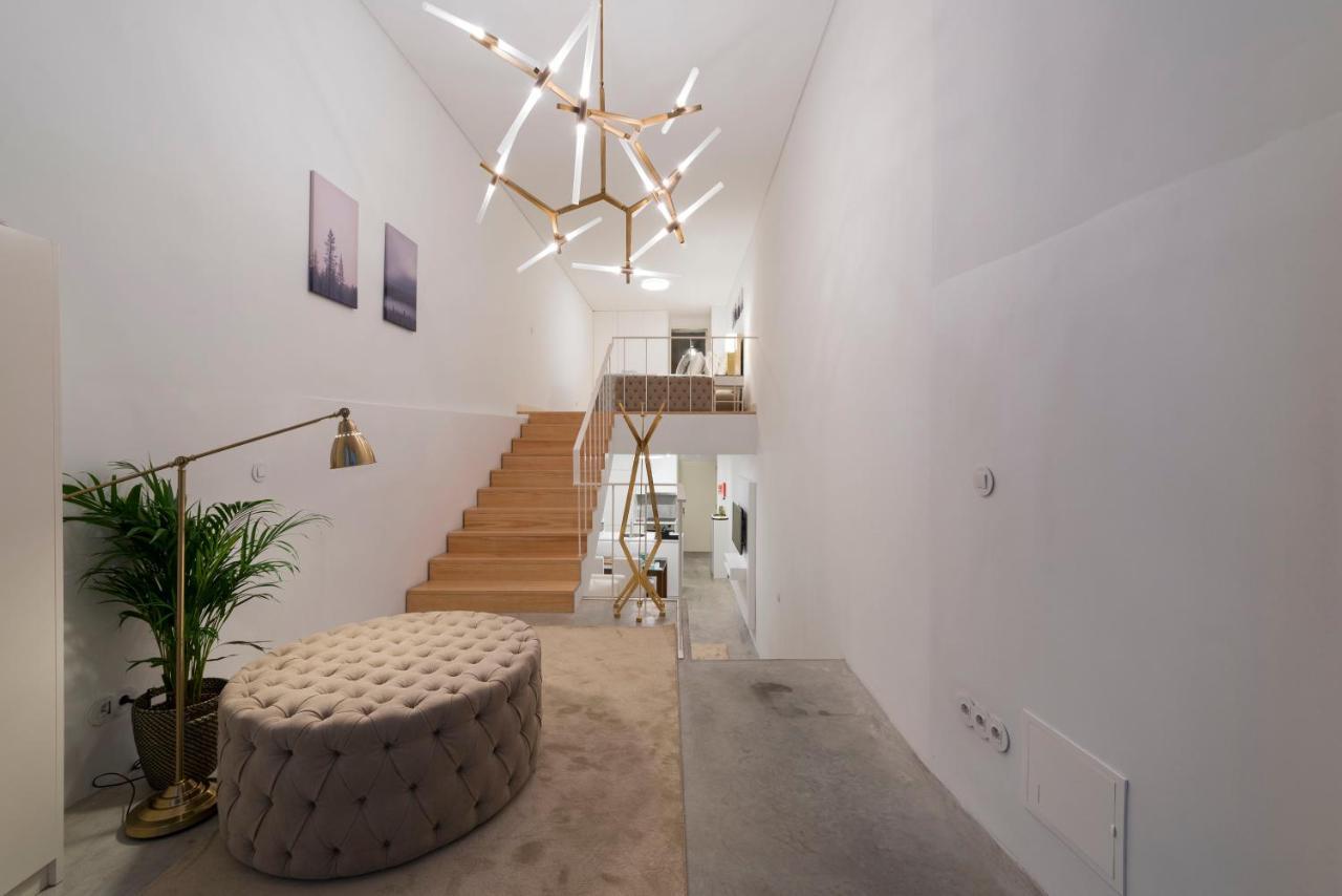 Lovelystay - Hidden & Quiet Duplex Next To Sao Bento Station * Oporto